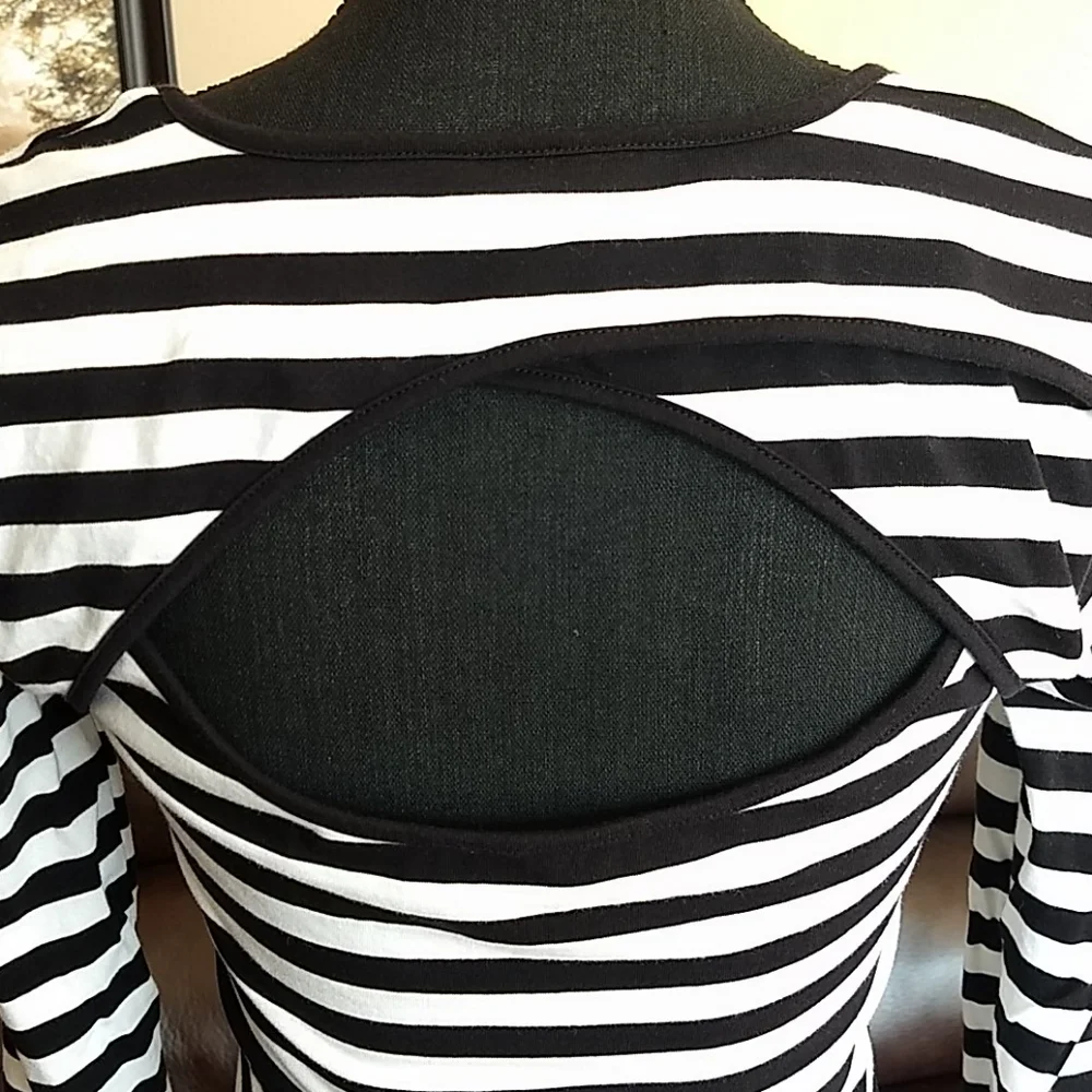 Guess Open Back Shirt‎ - Picture 7 of 9
